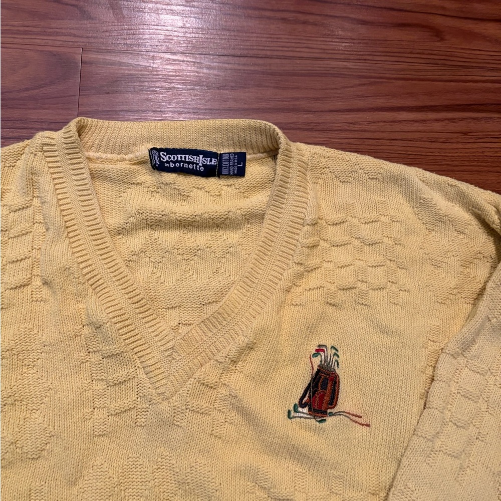 Vintage Golf 90’s knit Textured Yellow V-Neck Sweater Preppy - Picture 2 of 5